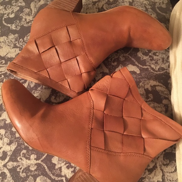 Corso Como tan leather booties - Picture 2 of 8